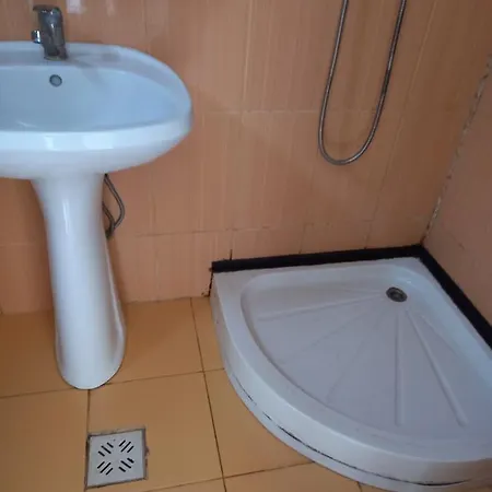 Casute De Piatra 코스티네스티